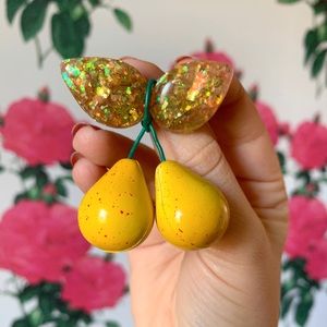 Classic Luxulite ‘50s Style Pear Brooch